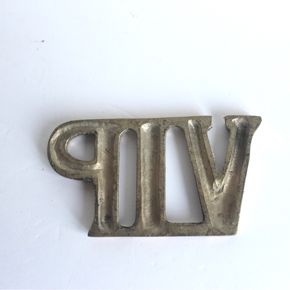 Vintage Brass VIP Paperweight, Gift For Boss, Seventies Kitch, Brass with Patina - Picture 5 of 5